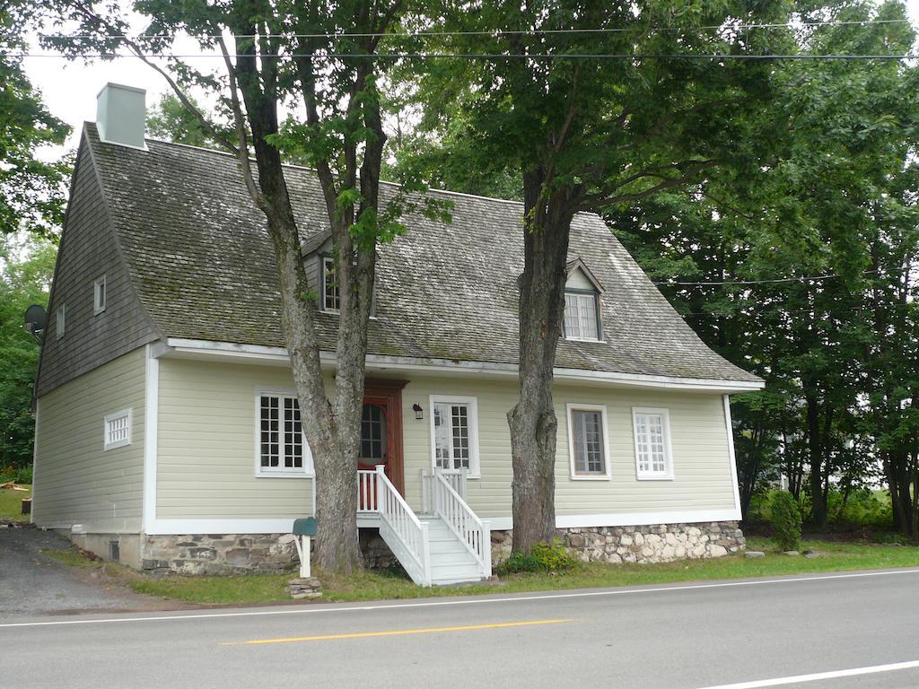 La Maison Ancestrale Guerard Saint-Laurent-de-l'ile d'Orleans Pokoj fotografie